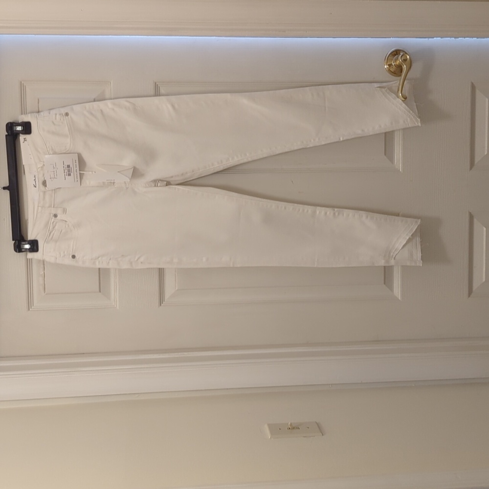 White denim stretch crop jean
